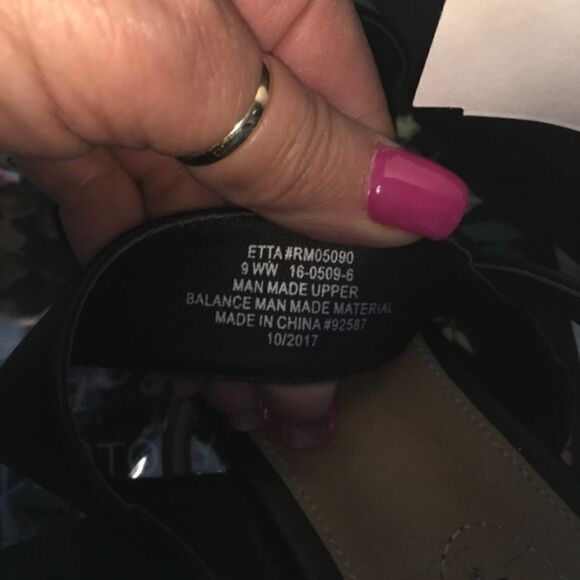 COMFORTVIEW  SANDALS - 9 WW BLACK | 2 1/2" HEEL | ADJUSTABLE BUCKLE - Picture 6 of 7